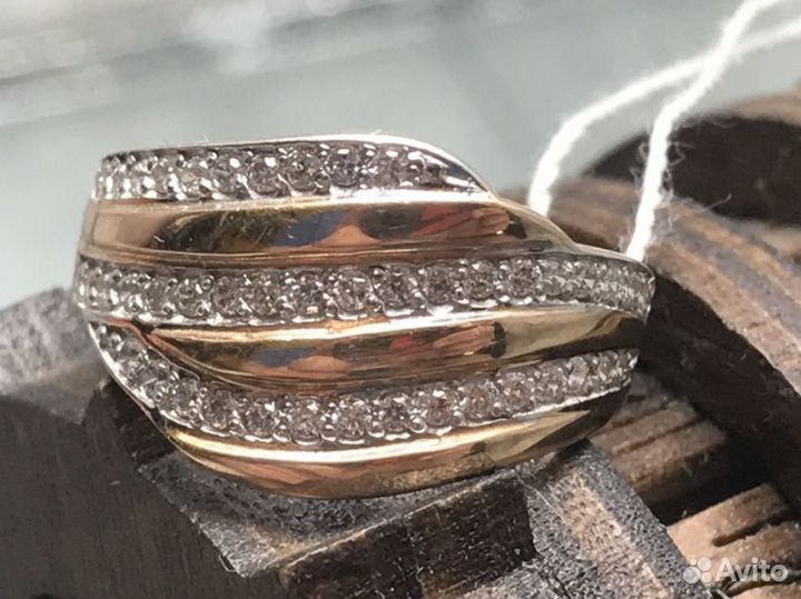 Золотое кольцо 585 пробы, массой 2,4 грамма (р17)