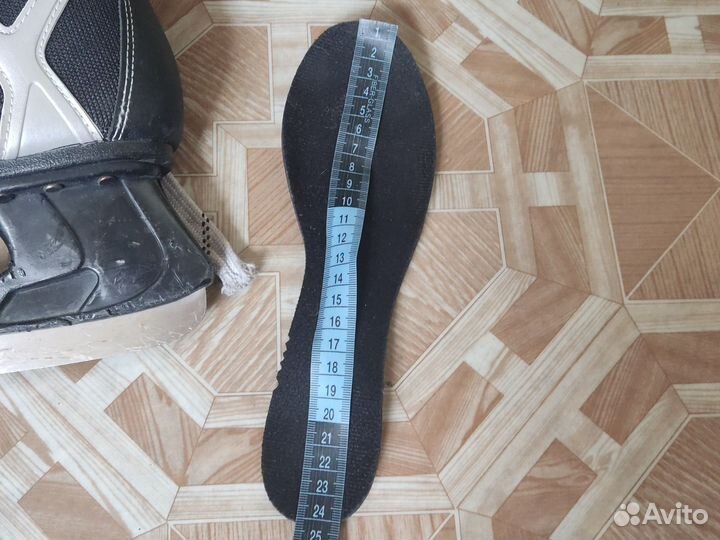 Коньки хоккейные