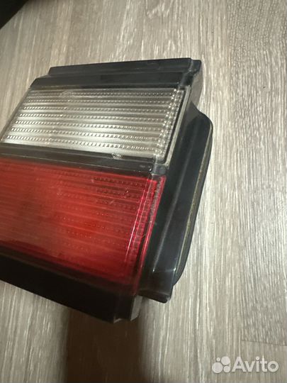 Фонарь крышки багажника левый VW Passat B3 седан