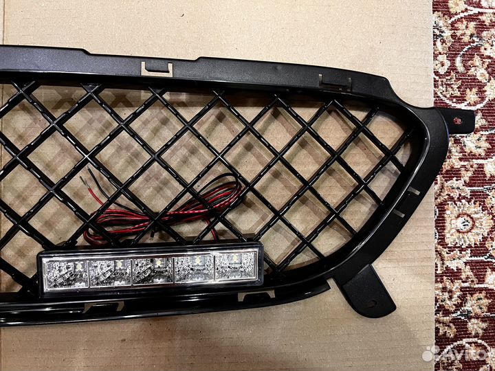 Решетка в бампер с дхо для Hyundai Solaris RBr