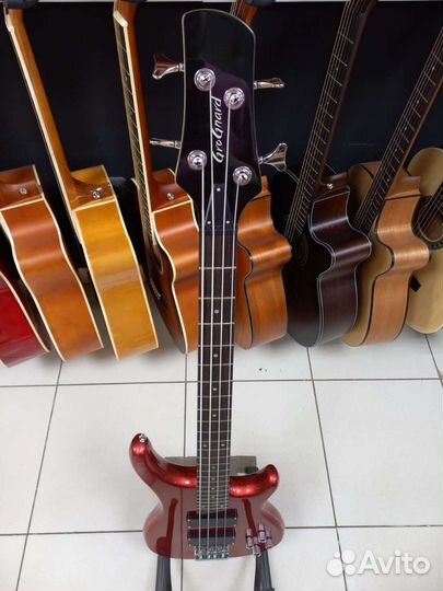Бас-гитара Новая