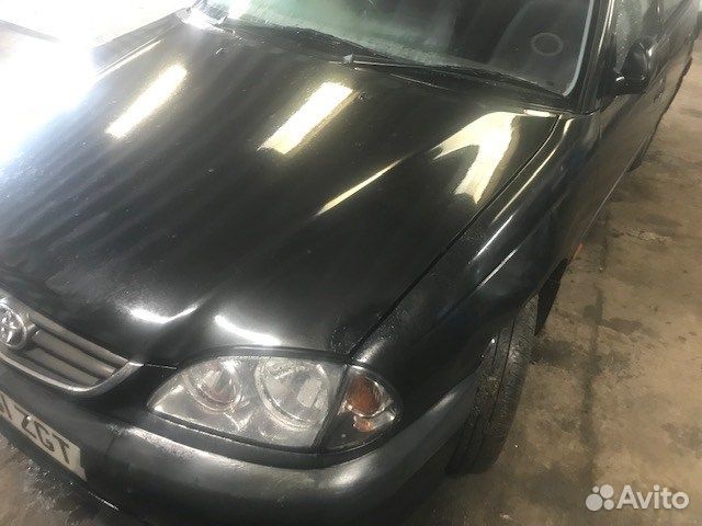 Разбор на запчасти Toyota Avensis 1