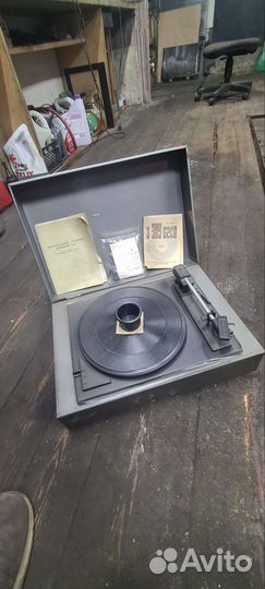 Стерео проигрыватель