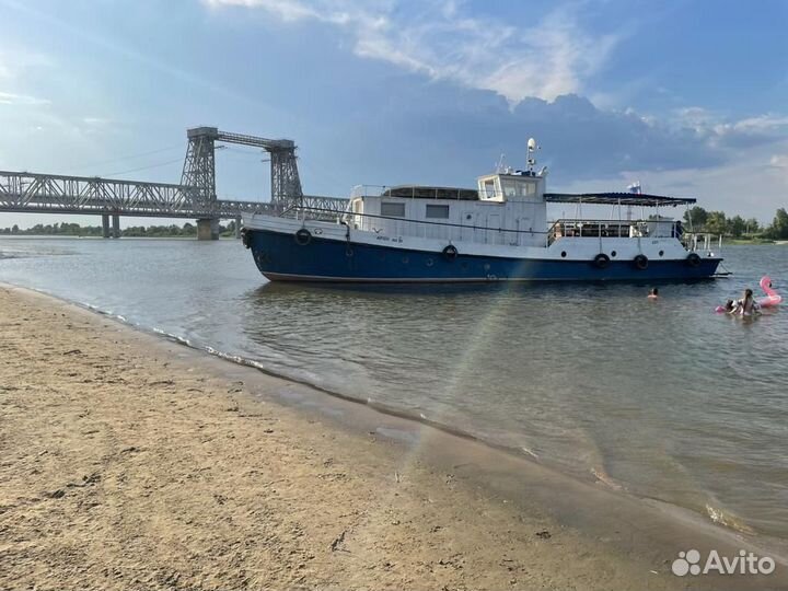 Река корабль праздник лотосы прогулки