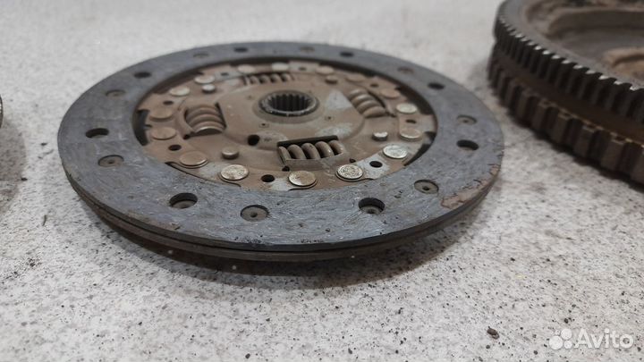 Маховик в сборе для 1.4 AME Skoda Fabia 1 Фабия 1