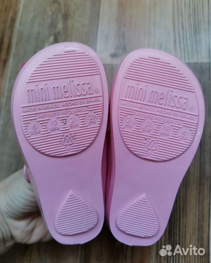 Красивые сандали бренда Mini Melissa оригинал р.20