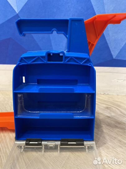 Гараж и запускатель машинок (hot wheels)