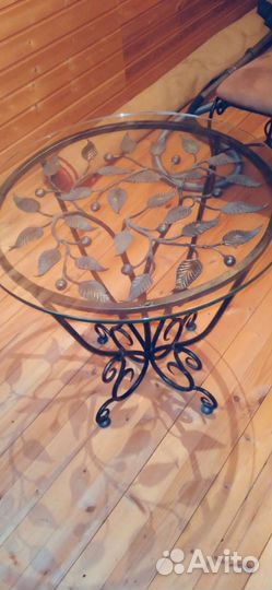 Кованный стол и стулья