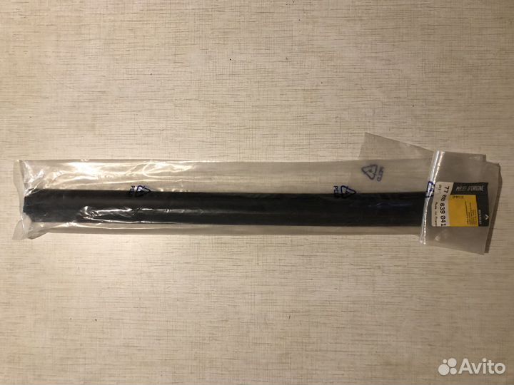 Уплотнитель двери для Рено