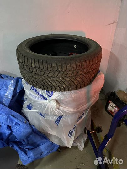 Gislaved Nord Frost 200 235/45 R18