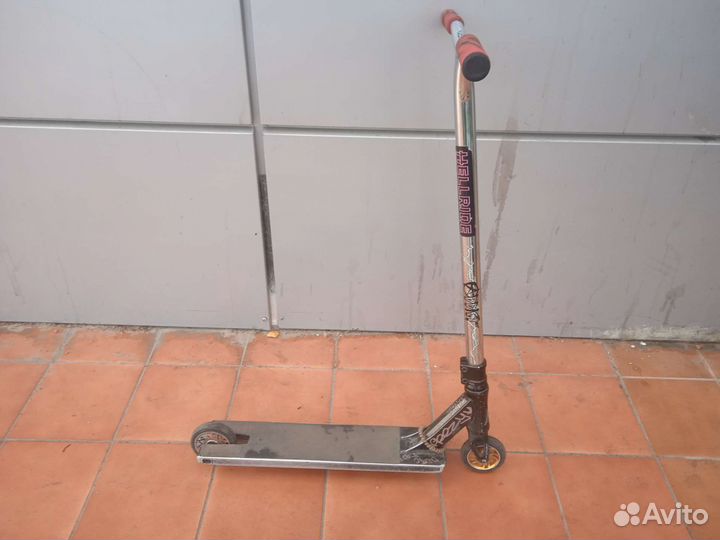 Продам трюковой самокат