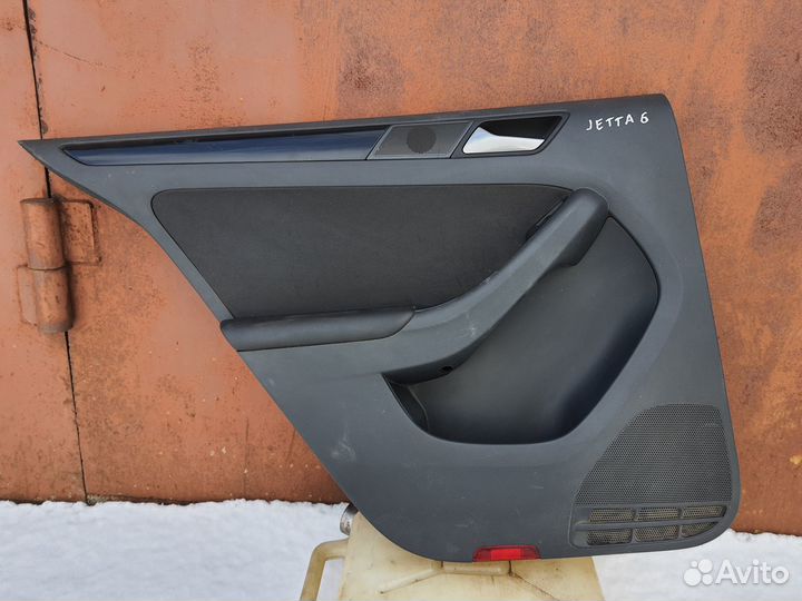 Обивка двери Jetta 6 задняя