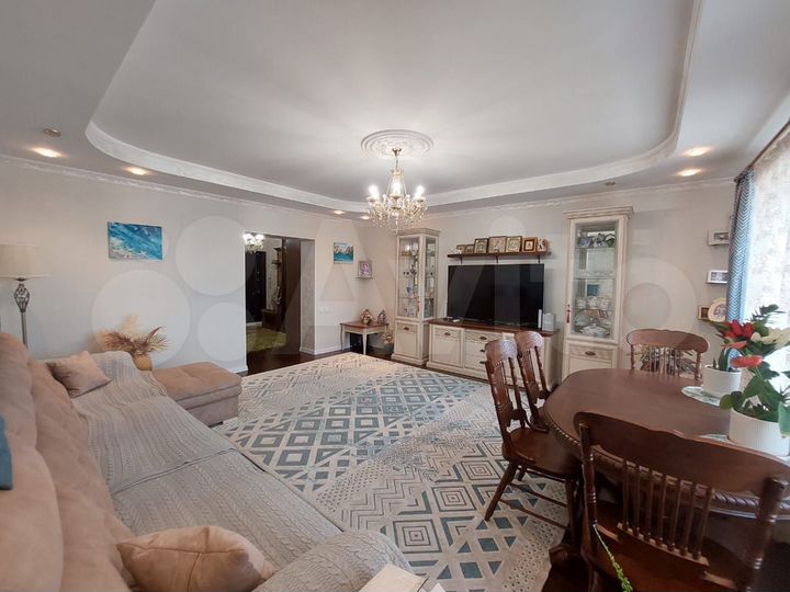 3-к. квартира, 107,6 м², 4/6 эт.