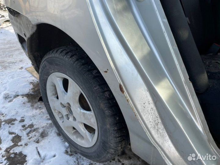 Крыло заднее правое Toyota Corolla E120 3zzfe 2006