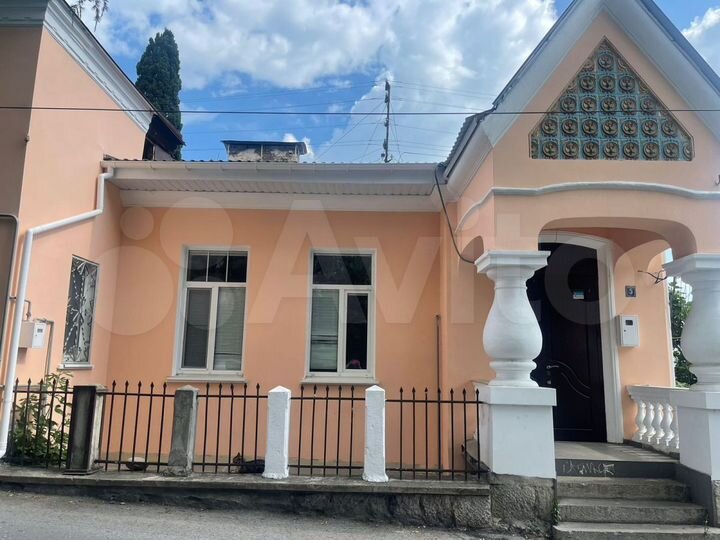 4-к. квартира, 140 м², 3/3 эт.