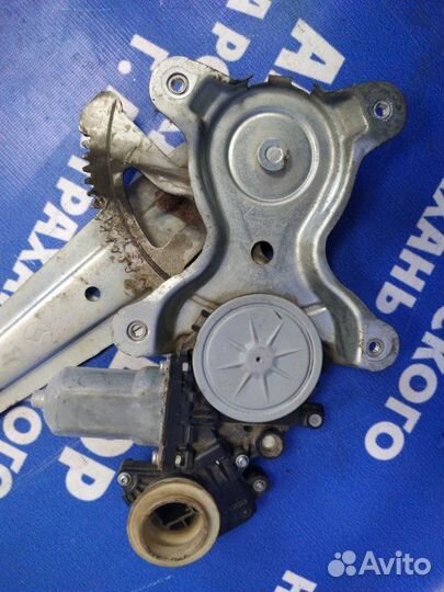 Задний левый стеклоподъёмник Toyota Camry 40 седан