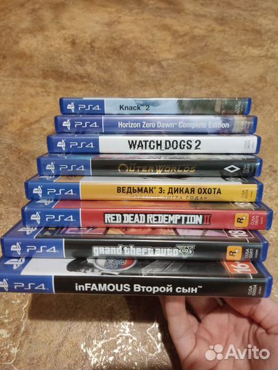 Sony PS4 + 2 геймпада + игры