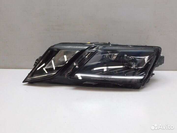Фара левая Skoda Octavia