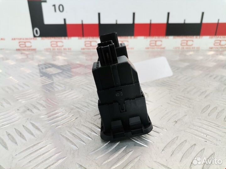 Кнопка (выключатель) Mitsubishi Carisma рест. 2000