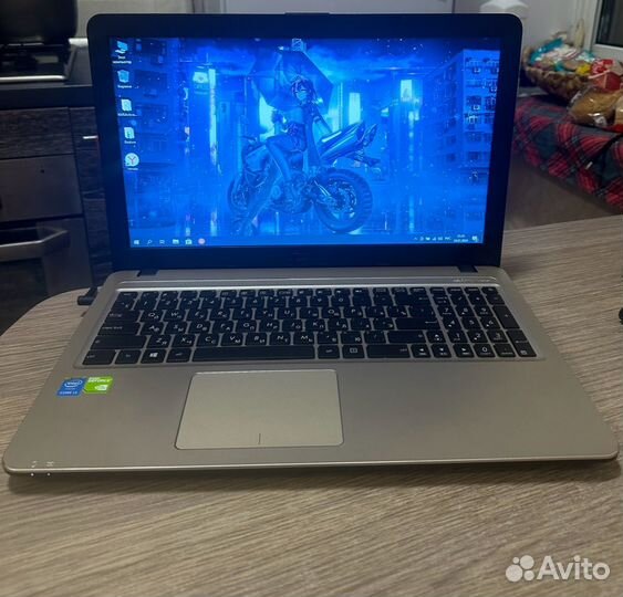 Asus i3-5005U/Geforce 920M/SSD/8Гб