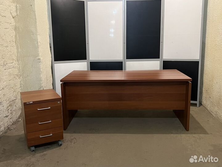 Стол для руководителя 180х90х76см