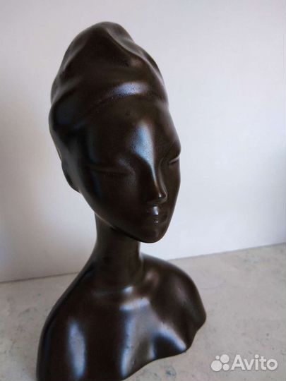 Бюст, статуэтка девушки