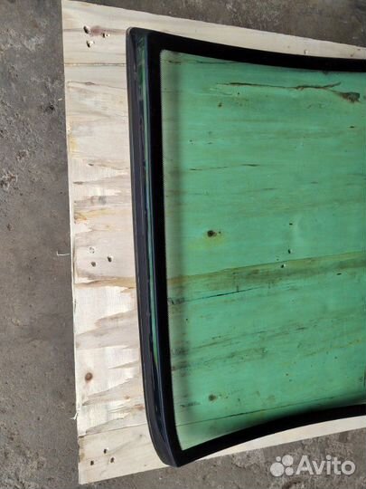 Стекло бронированное боковое заднее левое