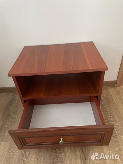 Тумба прикроватная