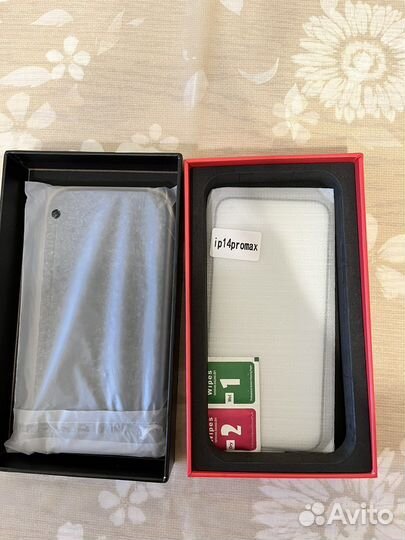 Кожаный чехол на iPhone 14 pro max