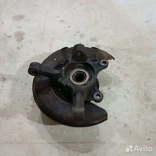 Кулак поворотный передний правый Geely Mk седан