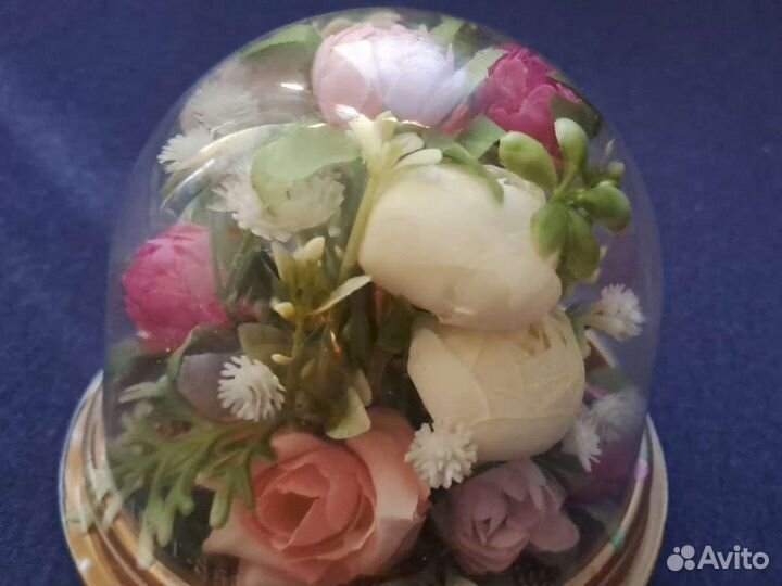 Цветочная композиция в куполе