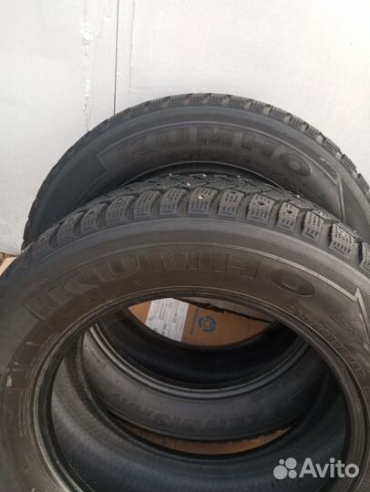 Kumho I'Zen Wis KW19 215/60 R16 95