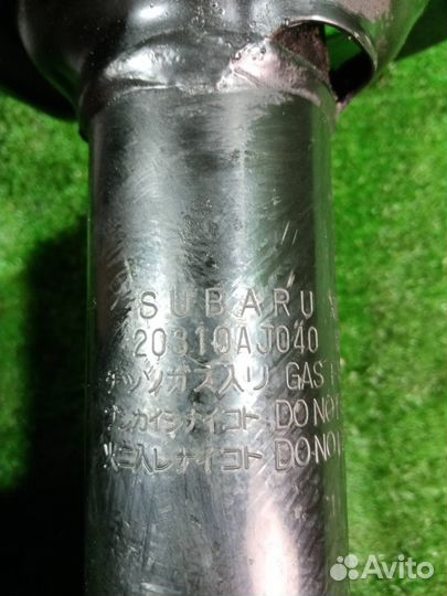Стойка подвески передняя правая Subaru Legacy