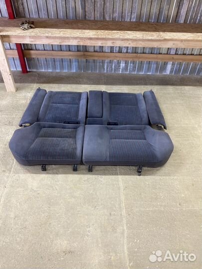 Заднее сиденье toyota carina E