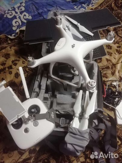 Квадрокоптер dji phantom 4