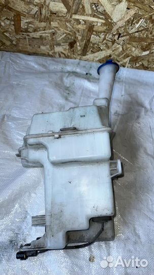 Бачок стеклоомывателя на KIA RIO 4