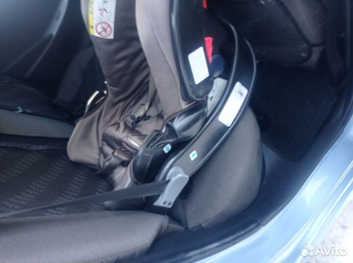 Детское автомобильное кресло (автолюлька)