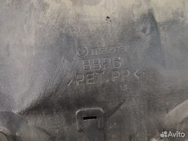 Обшивка крышки багажника mazda 3 бл
