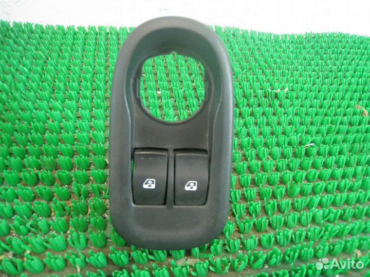 Блок управления стеклоподъемниками Renault Kangoo