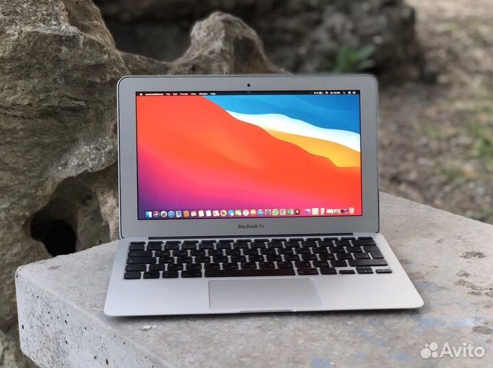 Ультратонкий ноутбук Apple MacBook Air 11 Core i5