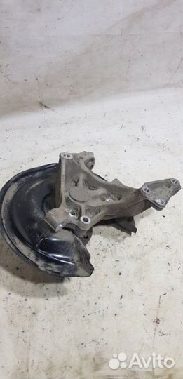 Поворотный кулак задний правый Skoda Yeti