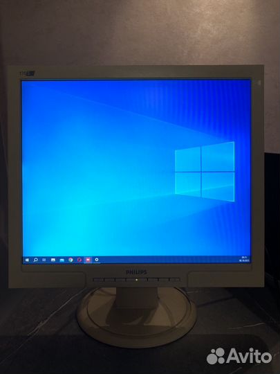 Монитор philips 17