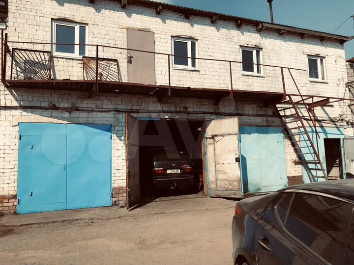 Гараж, > 30 м²