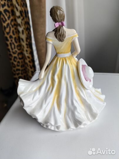Статуэтка English Ladies Co. Костяной фарфор
