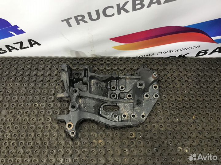 1846826 Кронштейн бампера переднего левый