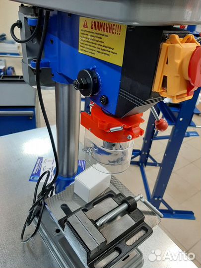 Станок сверлильный