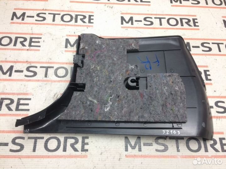 Обшивка салона передняя правая Mercedes-Benz