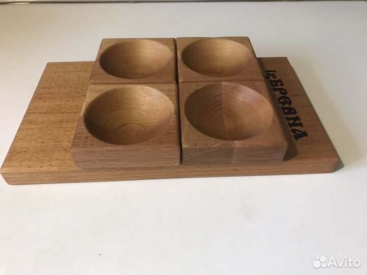 Сервировочная доска с солонками