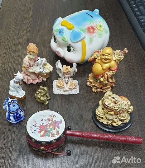 Статуэтки, шкатулки,бутылка Рижский бальзам