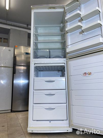 Холодильник двухкамерный